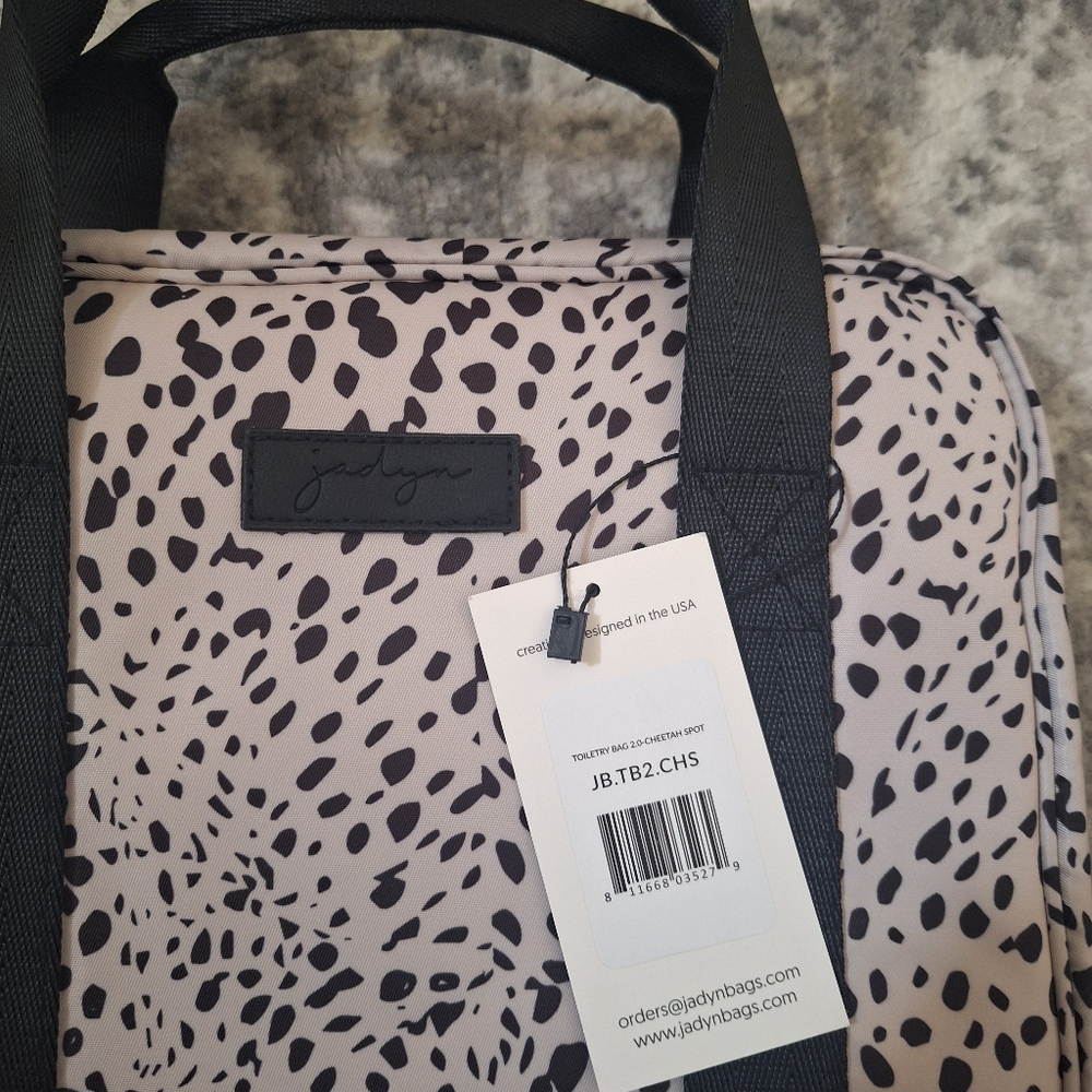 Jadyn  Toiletry Bag - New With Tags - Picture 2 of 7
